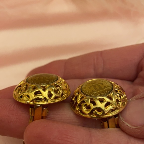 Vintage Chanel by Rubcamell Paris murano glass crown very rare clip on earrings - Picture 13 of 15